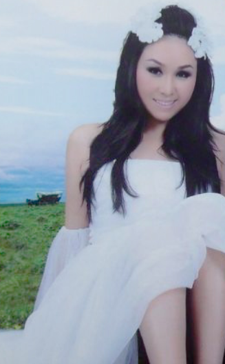 乌兰托娅简介(“草原歌后”乌兰托娅:夺回了《套马杆》,父亲却再也听不到)