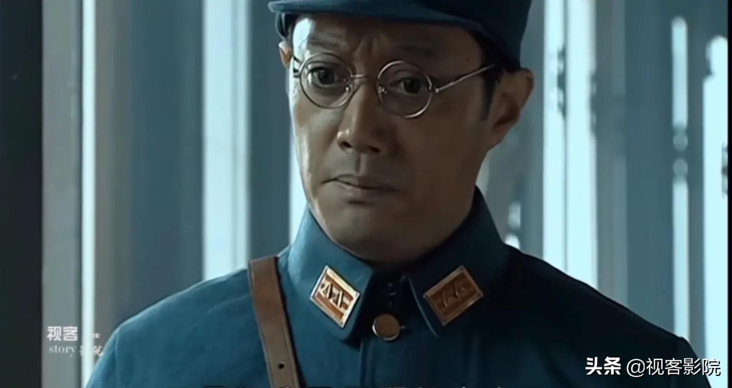 楚云飞简介(楚云飞左膀右臂,为什么在抗日战争结束后没有随楚云飞高升?)