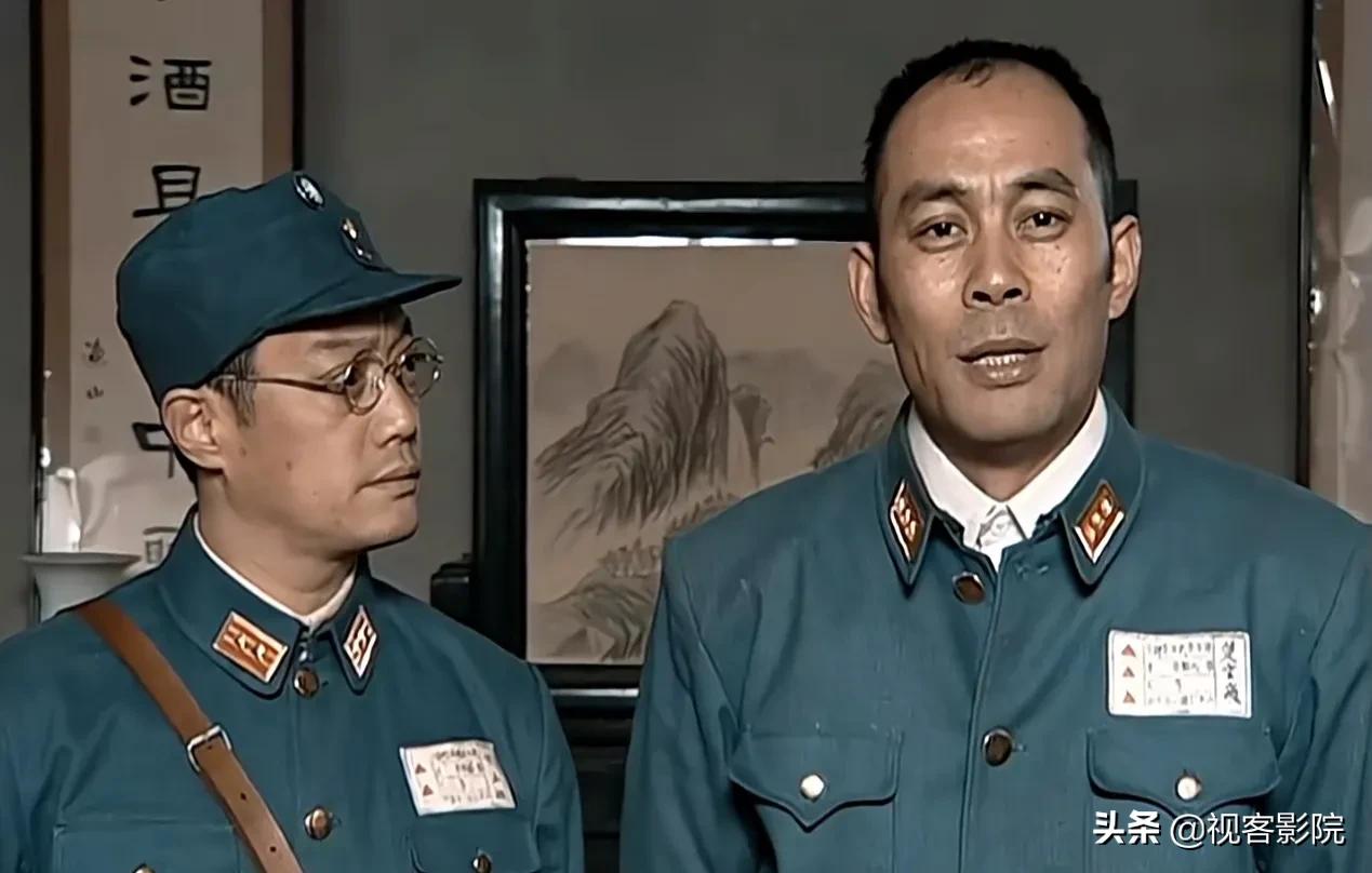 楚云飞简介(楚云飞左膀右臂,为什么在抗日战争结束后没有随楚云飞高升?)