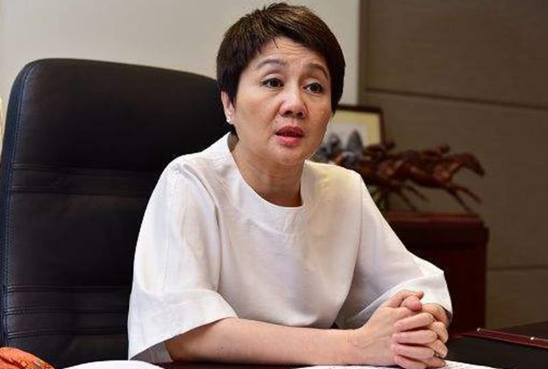 赌王四太梁安琪简介(打工妹逆袭赌王四太,怒砸5亿购豪宅,却没有奚梦瑶的名)