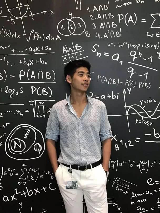 赌王四太梁安琪简介(打工妹逆袭赌王四太,怒砸5亿购豪宅,却没有奚梦瑶的名)