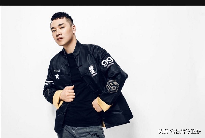 歌手王琪个人资料简介(让伤感情歌爆火网络的歌手王琪)