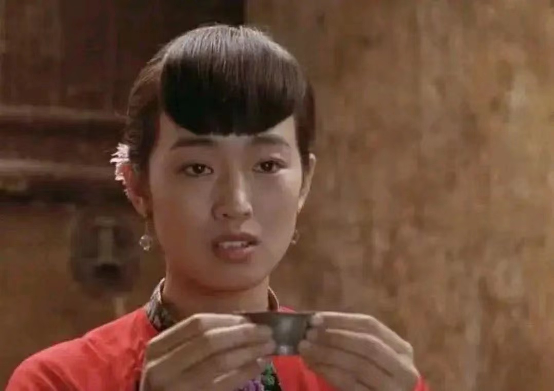 巩俐简介(演员女皇巩俐)