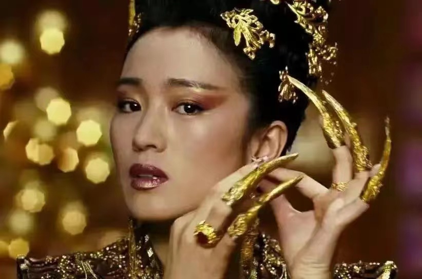 巩俐简介(演员女皇巩俐)