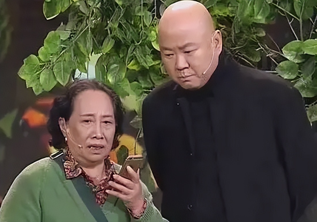 郭冬临的个人资料简介(因8个字被索赔1亿,55岁不婚不育)