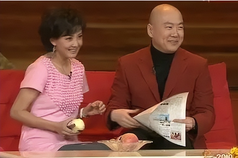 郭冬临的个人资料简介(因8个字被索赔1亿,55岁不婚不育)