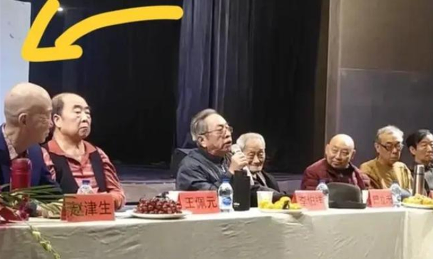 海青简介(没有师承的相声艺人，为什么叫“海青”)