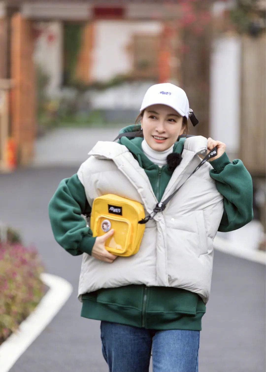 何炅个人简介(何炅谢娜友谊化为泡影?何炅生日,快乐家族无人公开祝福)