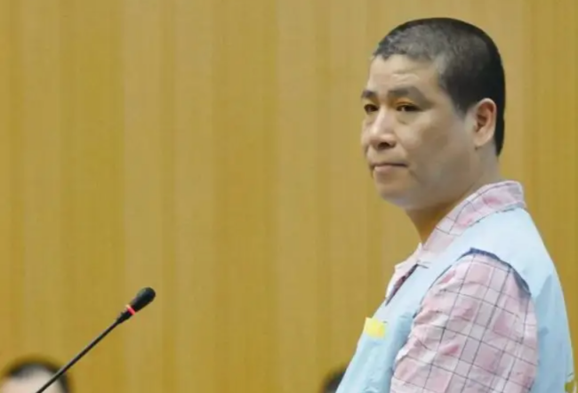 胡洁简介(温州女富豪胡洁:前夫贪污入狱16年,二婚嫁周立波,送百万保时捷)