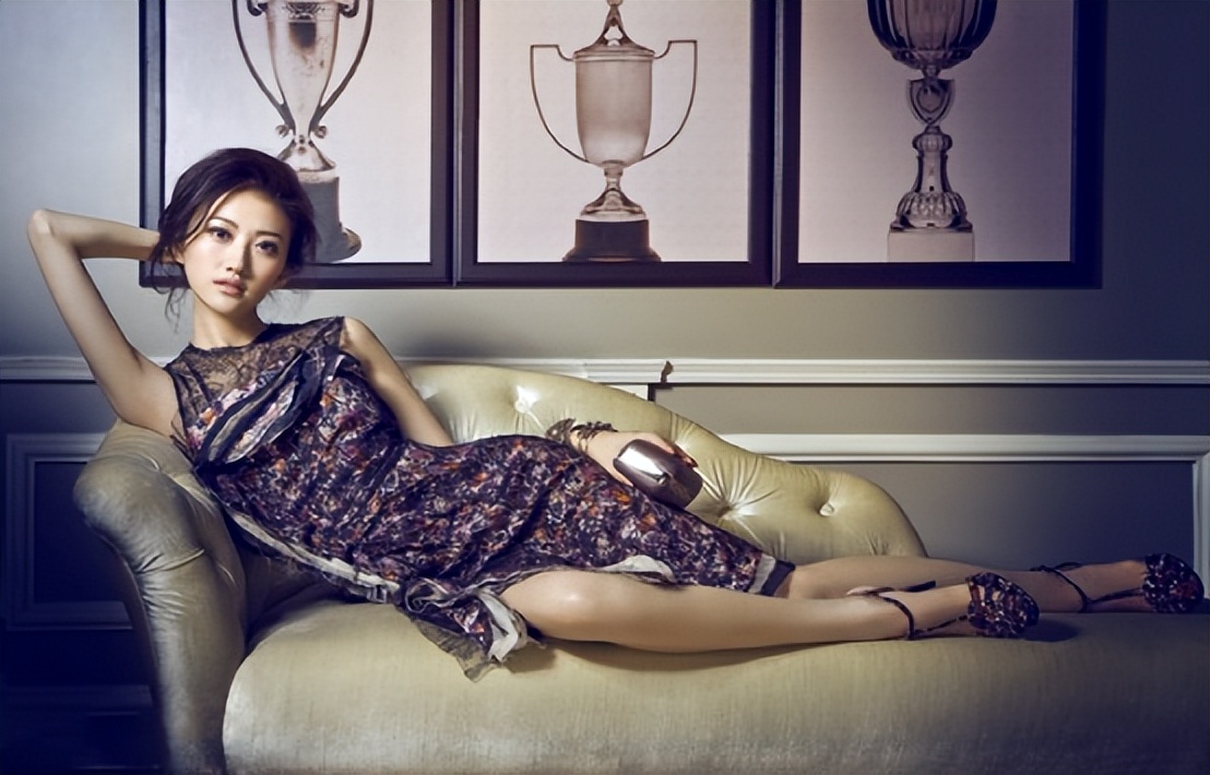 景甜简介(“人间富贵花”景甜的成名史,和她生命中爱过的两个男人)