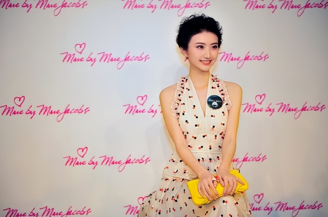 景甜简介(“人间富贵花”景甜的成名史,和她生命中爱过的两个男人)