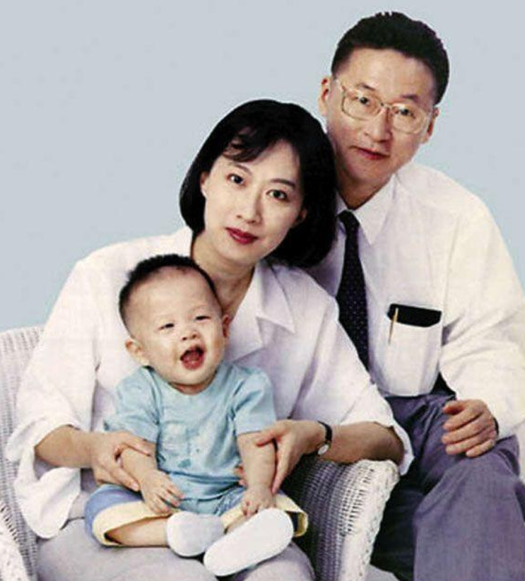 李敖简介(李敖一生7个女人,他最爱哪个?晚年回忆录:特点不一样,全都爱)