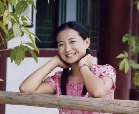 李焕英简介(让逝去的母亲流传后世,风光背后有泪水)