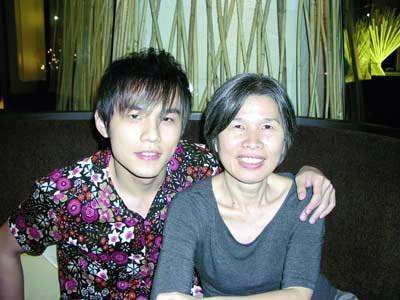 李焕英简介(让逝去的母亲流传后世,风光背后有泪水)