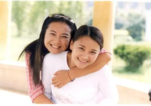 李焕英简介(让逝去的母亲流传后世,风光背后有泪水)