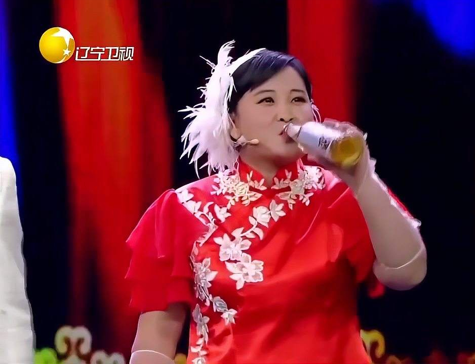 李焕英简介(让逝去的母亲流传后世,风光背后有泪水)