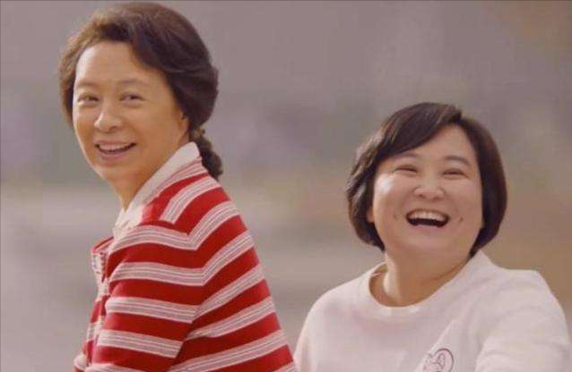 李焕英简介(让逝去的母亲流传后世,风光背后有泪水)