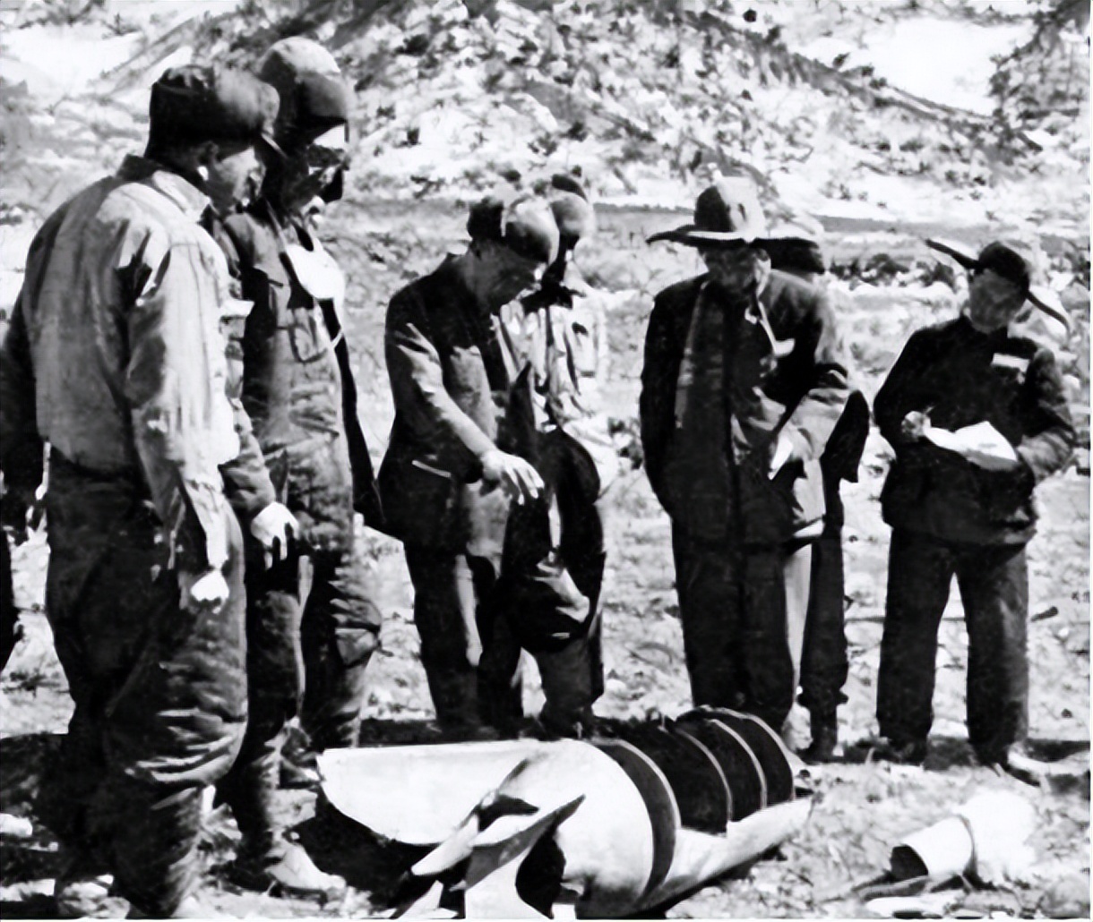 李湘简介(李湘军长翻看美军扔下的空壳弹,结果7天后骤然身亡)