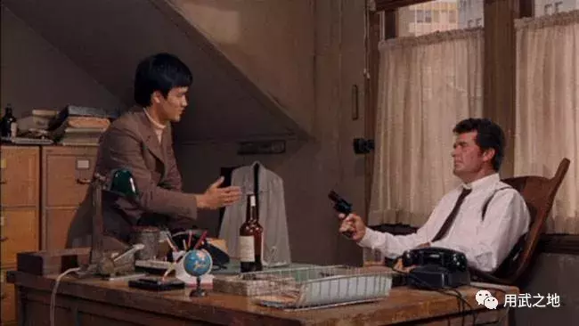 一代功夫巨星李小龙简介（你所不知道的李小龙！）