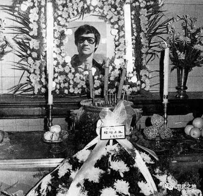 一代功夫巨星李小龙简介（你所不知道的李小龙！）