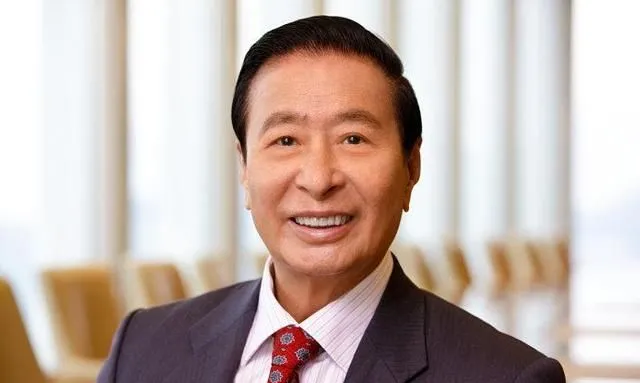 李兆基简介(李兆基,实力堪比李嘉诚的亚洲股神,身价321亿美元的富豪)