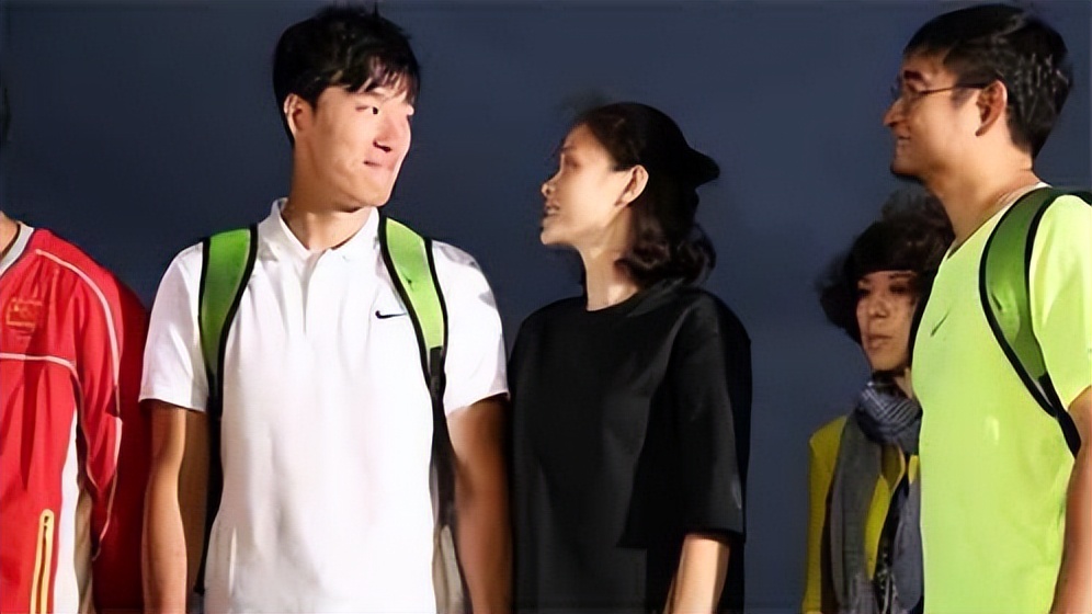 刘翔的简介(和葛天结婚不到一年离婚,二婚娶初恋吴莎,现婚姻状况如何)