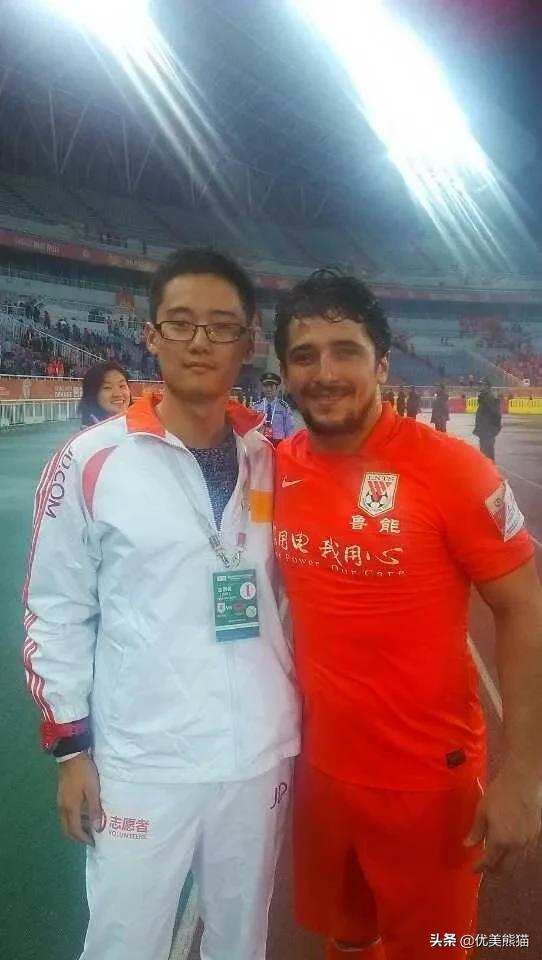 洛国富简介(一名不忘本的实在的山东人)