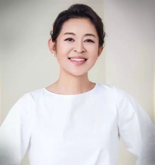 62岁倪萍个人资料简介（从“春晚女神”到繁华落幕，她经历了太多太多）