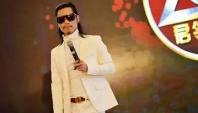 聂枭简介(“伪大师”聂枭,桀骜不驯,除成功割了“韭菜”,压根就没成功过)