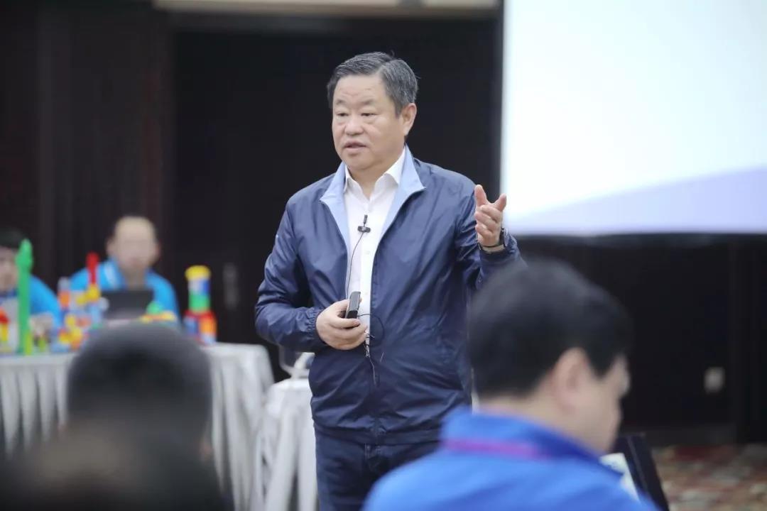 宁高宁简介(宁高宁:独树一帜的央企一把手,不是传奇胜似传奇的改革家)