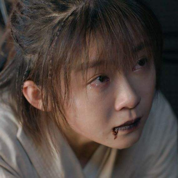 宋伊人的个人资料简介(“清纯校花”宋伊人:出道多年不温不火,如今被传背后有人撑腰)