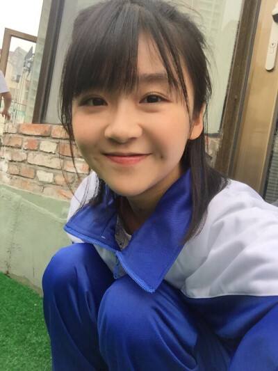 宋伊人的个人资料简介(“清纯校花”宋伊人:出道多年不温不火,如今被传背后有人撑腰)