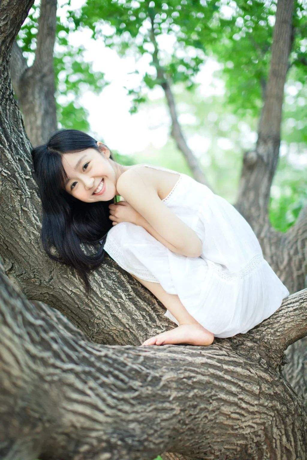 宋伊人的个人资料简介(“清纯校花”宋伊人:出道多年不温不火,如今被传背后有人撑腰)