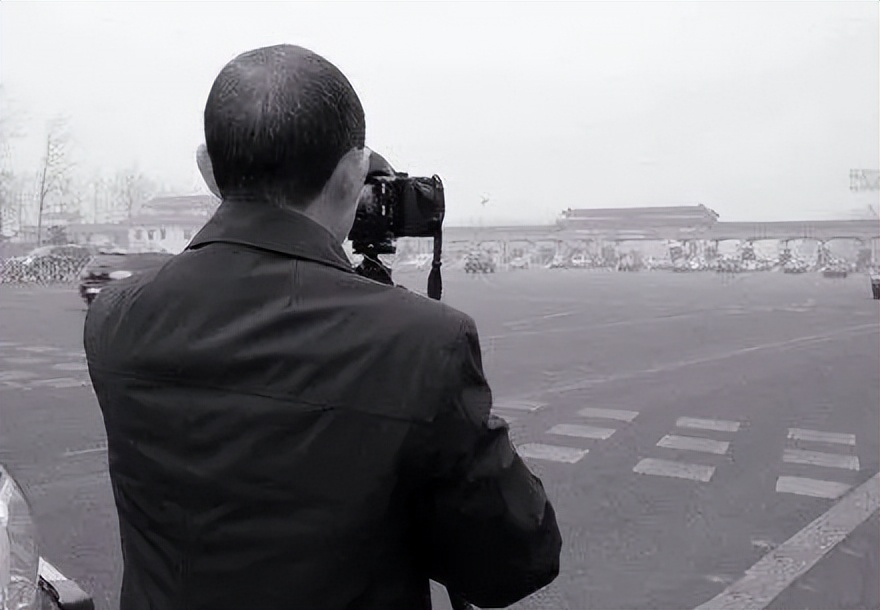 潘石屹简介(国难临头却捐美国六亿,儿子诋毁英烈,套现百亿跑路失败)