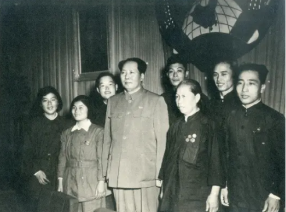 清朝海军萨镇冰简介(总司令萨镇冰,49年坚持留大陆,听闻志愿军胜利流出热泪)