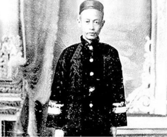 清朝海军萨镇冰简介(总司令萨镇冰,49年坚持留大陆,听闻志愿军胜利流出热泪)