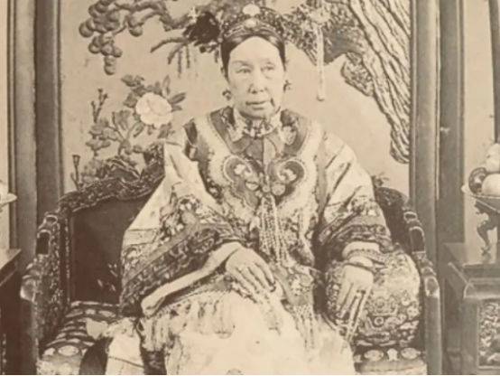 清朝海军萨镇冰简介(总司令萨镇冰,49年坚持留大陆,听闻志愿军胜利流出热泪)