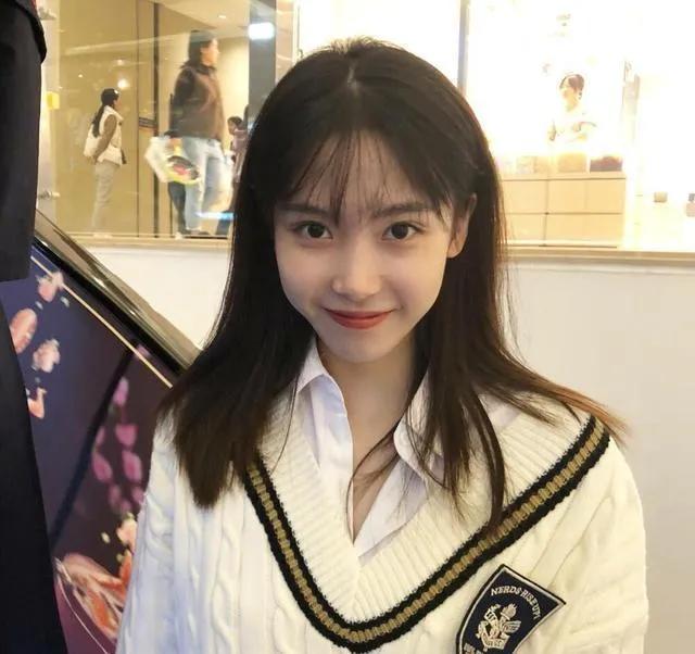 网红刘阳个人简介(知名网红刘阳人设崩塌,时隔三年发微博晒灰色图片,是要复出吗?)