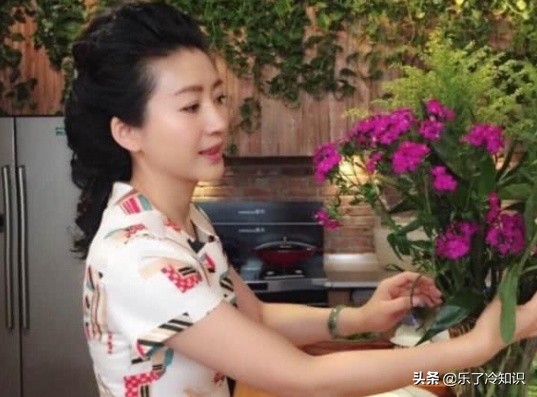 消失4年的王小丫简介(1婚嫁老师2婚嫁大13岁老公,53岁膝下无儿无女)