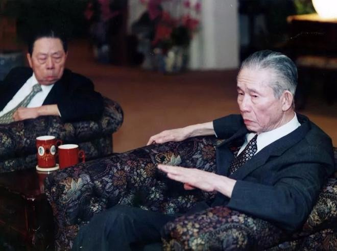 王永庆简介(捐建4200所学校,又向汶川捐款1亿,一条毛巾却用20年)