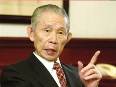 王永庆简介(捐建4200所学校,又向汶川捐款1亿,一条毛巾却用20年)