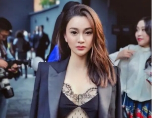 吴秀波个人简介(吴秀波毁灭史:从“国民大叔”到人人喊打,他的故事比你想的精彩)