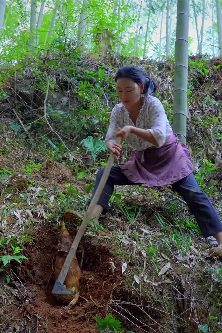 乡愁沈丹个人资料简介(从离异负债到带全村人致富,单亲妈妈如何完成蜕变?)