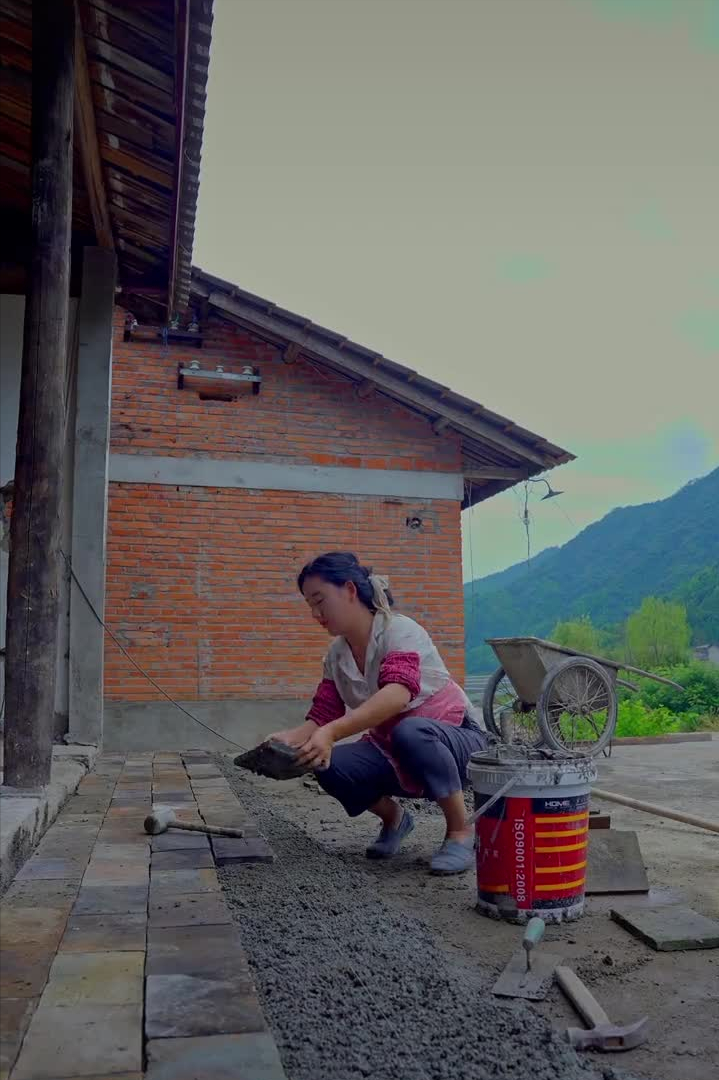 乡愁沈丹个人资料简介(从离异负债到带全村人致富,单亲妈妈如何完成蜕变?)