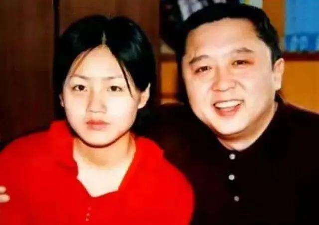 相声于谦简介（娶19岁女学生，不赚钱时靠老婆养，两个儿子归郭德纲管）