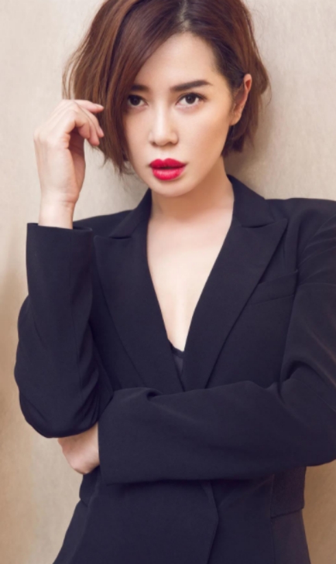 “性感尤物”余男的个人资料简介(生猛人生,和她的唏嘘情史)