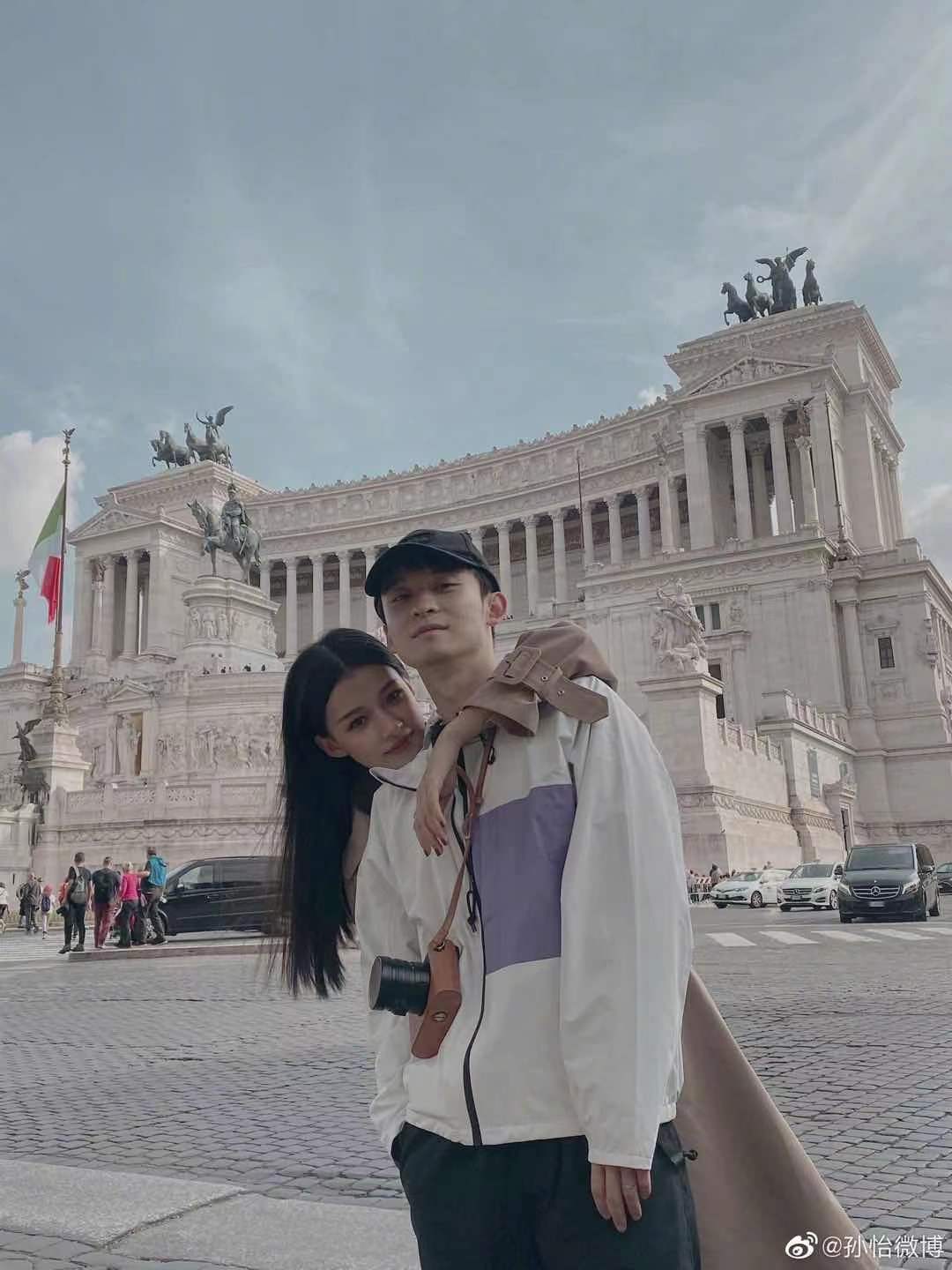 演员董子健个人资料简介(妈妈是王京花,19岁一炮而红,他的家庭不简单)