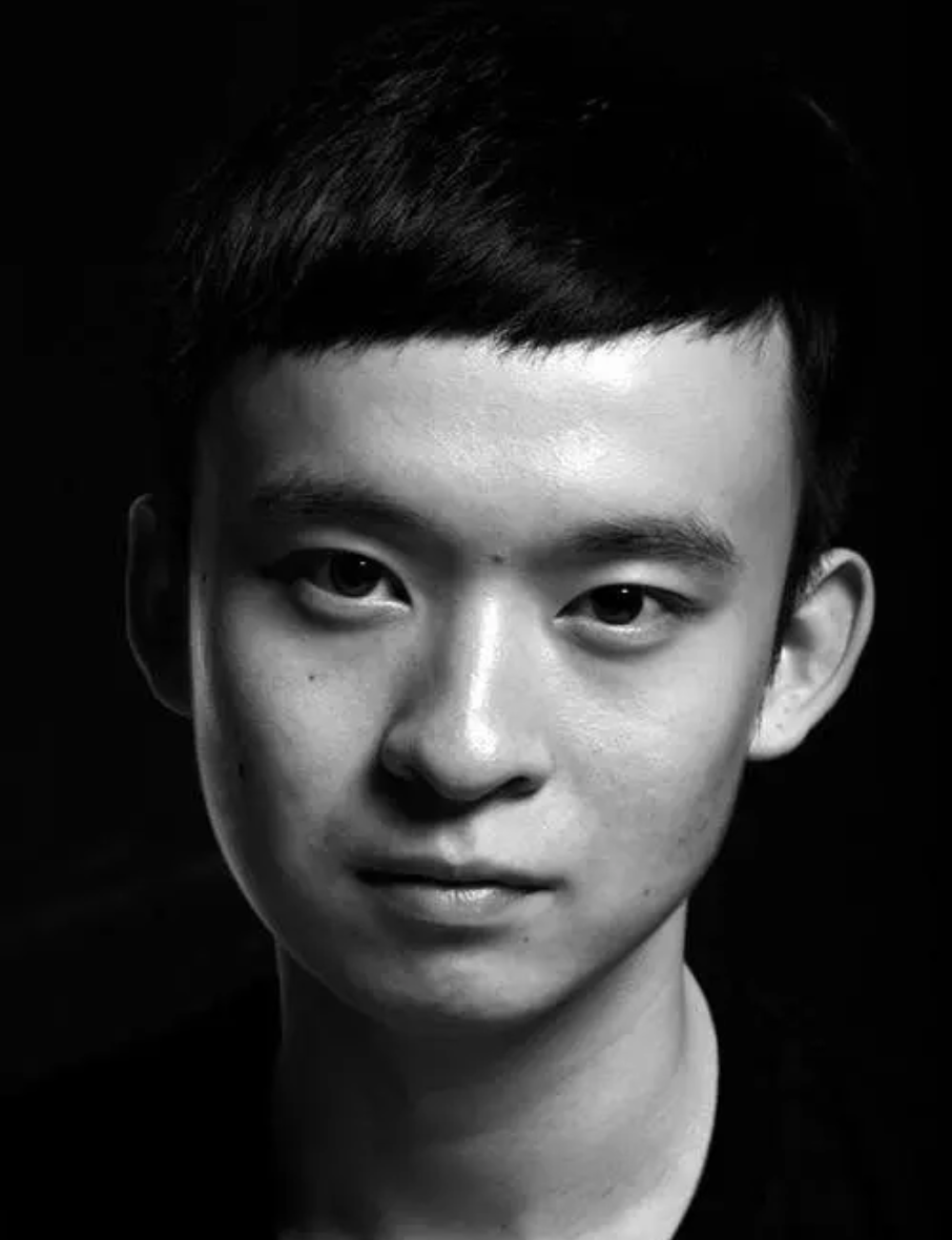 演员董子健个人资料简介(妈妈是王京花,19岁一炮而红,他的家庭不简单)