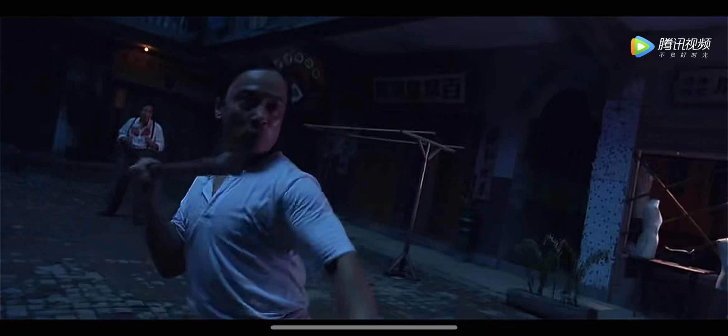 演员董子健个人资料简介(妈妈是王京花,19岁一炮而红,他的家庭不简单)