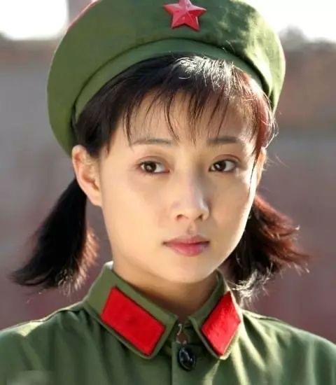 演员殷桃的个人资料简介(一段失败的婚姻,情史一波三折,42岁依旧)